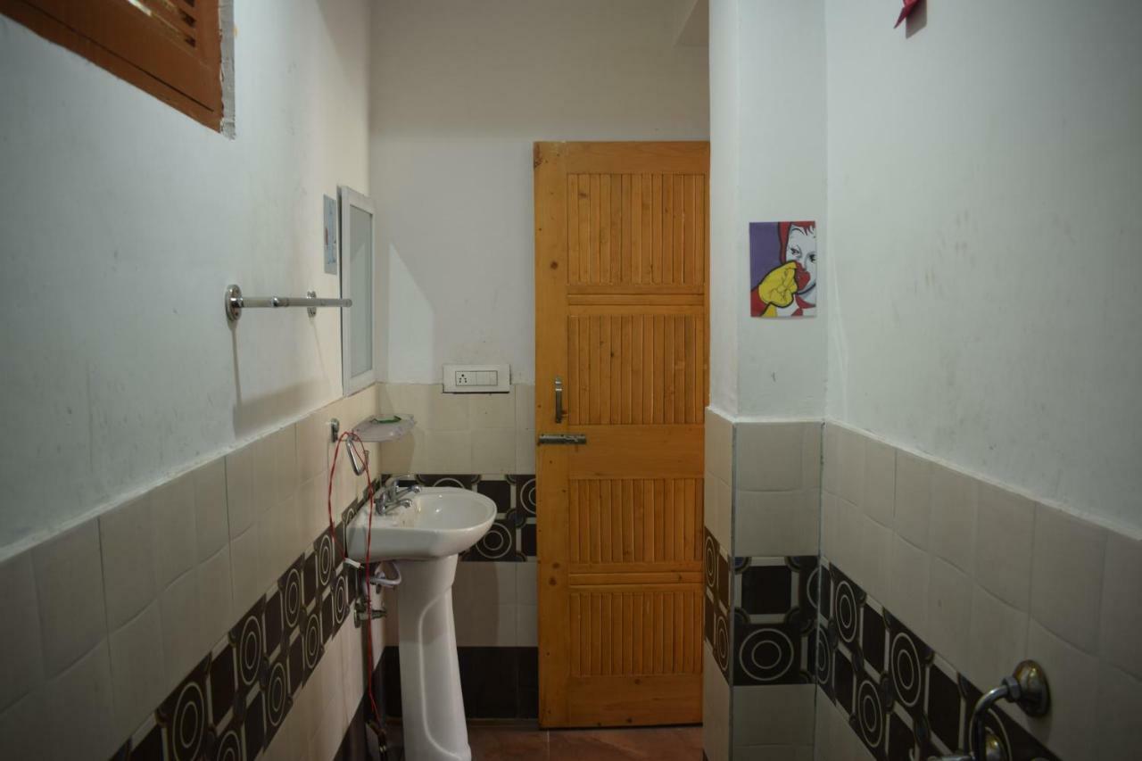 Bros Hostel Manali מראה חיצוני תמונה